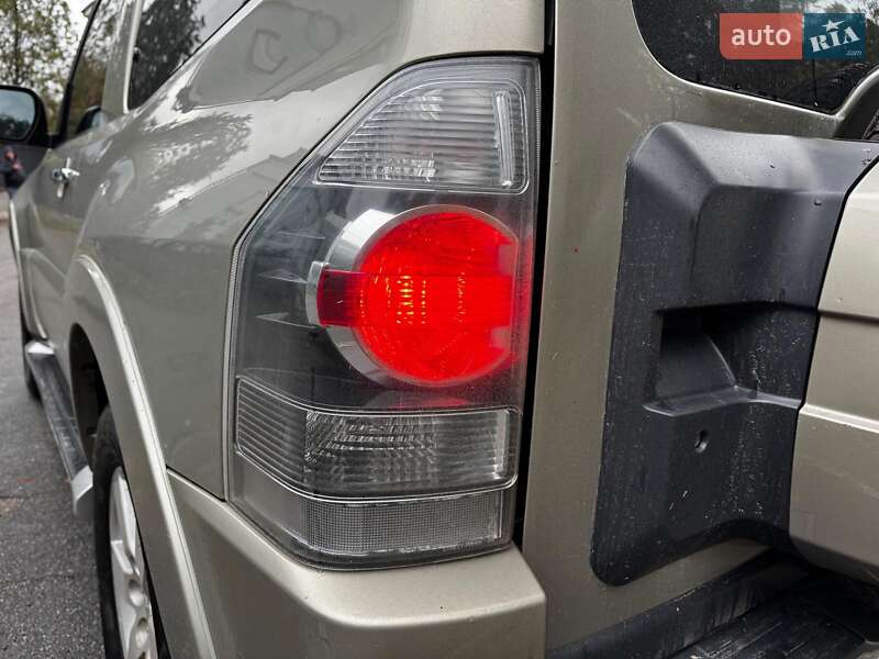 Внедорожник / Кроссовер Mitsubishi Pajero 2007 в Киеве