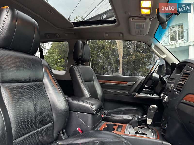 Внедорожник / Кроссовер Mitsubishi Pajero 2007 в Киеве