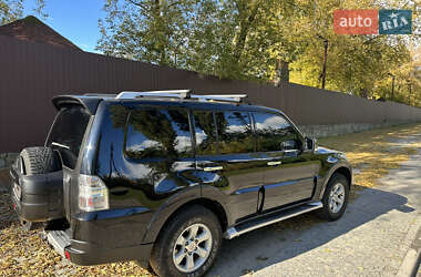 Позашляховик / Кросовер Mitsubishi Pajero 2007 в  фото 5 Позашляховик / Кросовер Mitsubishi Pajero 2007 в