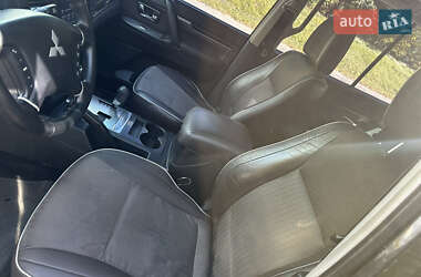 Позашляховик / Кросовер Mitsubishi Pajero 2007 в  фото 26 Позашляховик / Кросовер Mitsubishi Pajero 2007 в