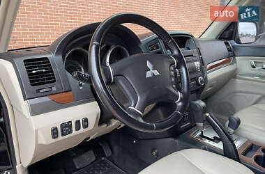Внедорожник / Кроссовер Mitsubishi Pajero 2007 в 