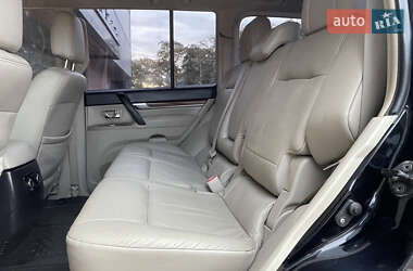 Внедорожник / Кроссовер Mitsubishi Pajero 2007 в 
