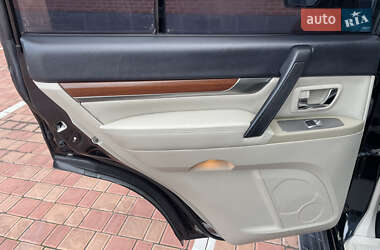 Внедорожник / Кроссовер Mitsubishi Pajero 2007 в 