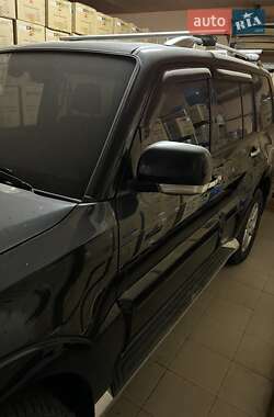 Внедорожник / Кроссовер Mitsubishi Pajero 2008 в 