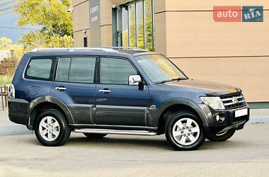 Внедорожник / Кроссовер Mitsubishi Pajero 2008 в 