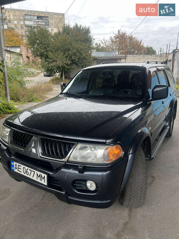 Позашляховик / Кросовер Mitsubishi Pajero 2006 в Дніпрі