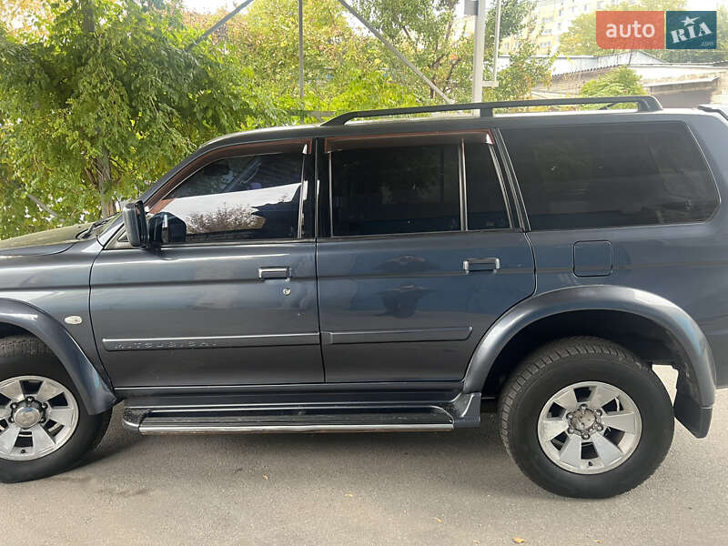 Позашляховик / Кросовер Mitsubishi Pajero 2006 в Дніпрі