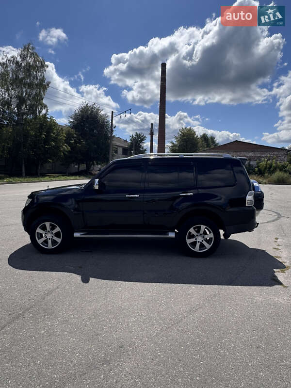 Внедорожник / Кроссовер Mitsubishi Pajero 2008 в Харькове