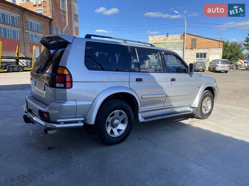 Внедорожник / Кроссовер Mitsubishi Pajero 2002 в Сумах