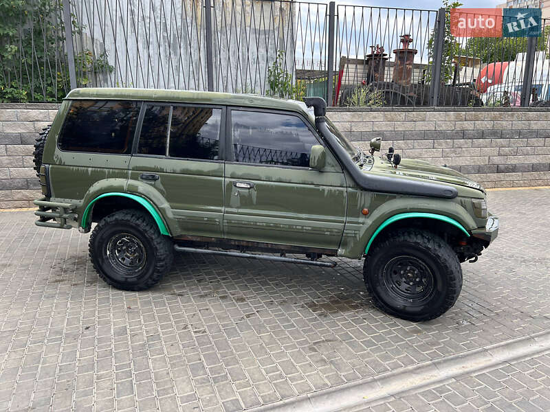 Внедорожник / Кроссовер Mitsubishi Pajero 1995 в Одессе