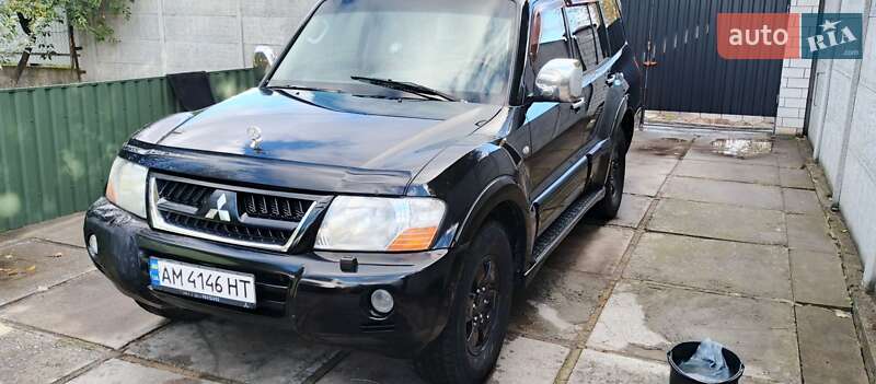 Внедорожник / Кроссовер Mitsubishi Pajero 2006 в 