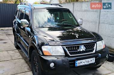 Внедорожник / Кроссовер Mitsubishi Pajero 2006 в 