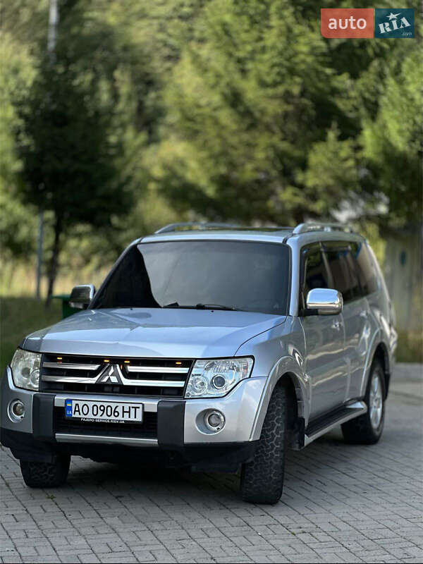 Позашляховик / Кросовер Mitsubishi Pajero 2008 в Рахові фото 4 Позашляховик / Кросовер Mitsubishi Pajero 2008 в Рахові
