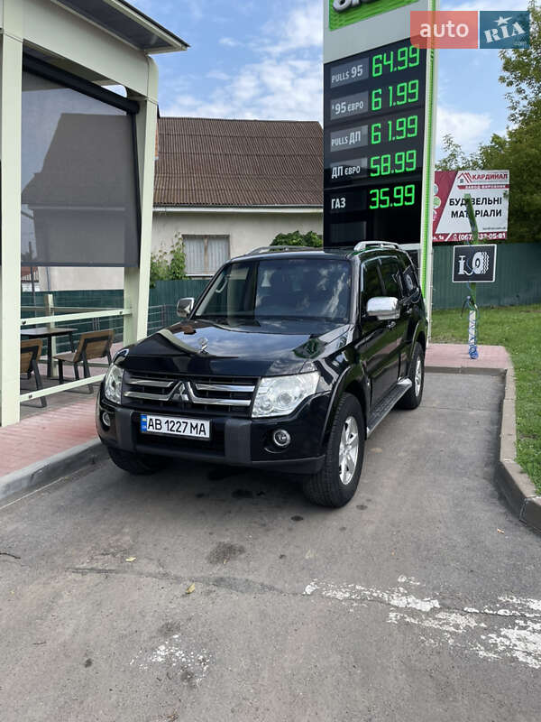 Внедорожник / Кроссовер Mitsubishi Pajero 2007 в 