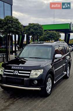 Внедорожник / Кроссовер Mitsubishi Pajero 2009 в 