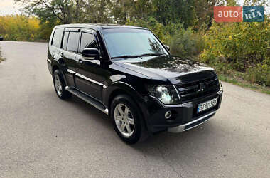 Позашляховик / Кросовер Mitsubishi Pajero 2008 в  фото 4 Позашляховик / Кросовер Mitsubishi Pajero 2008 в