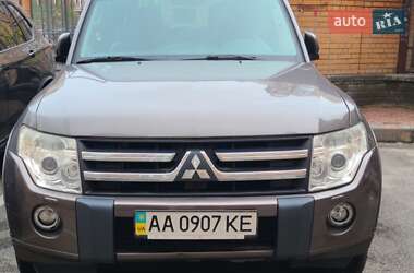Позашляховик / Кросовер Mitsubishi Pajero 2010 в Києві