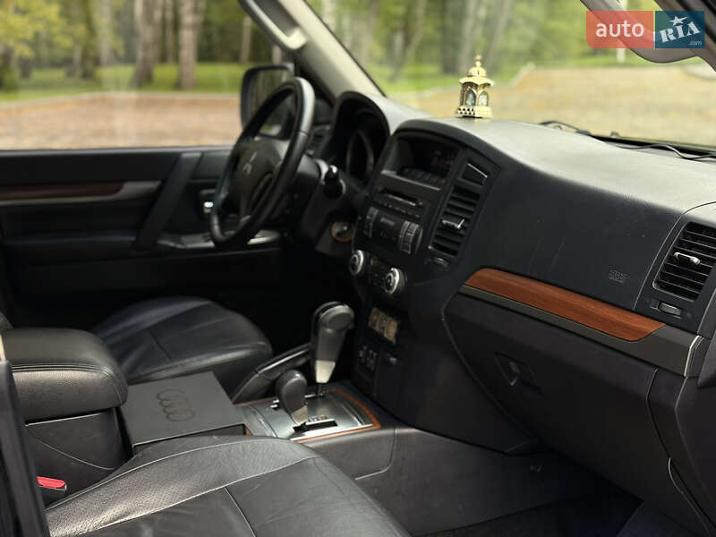 Внедорожник / Кроссовер Mitsubishi Pajero 2008 в Тернополе фото 32 Внедорожник / Кроссовер Mitsubishi Pajero 2008 в Тернополе