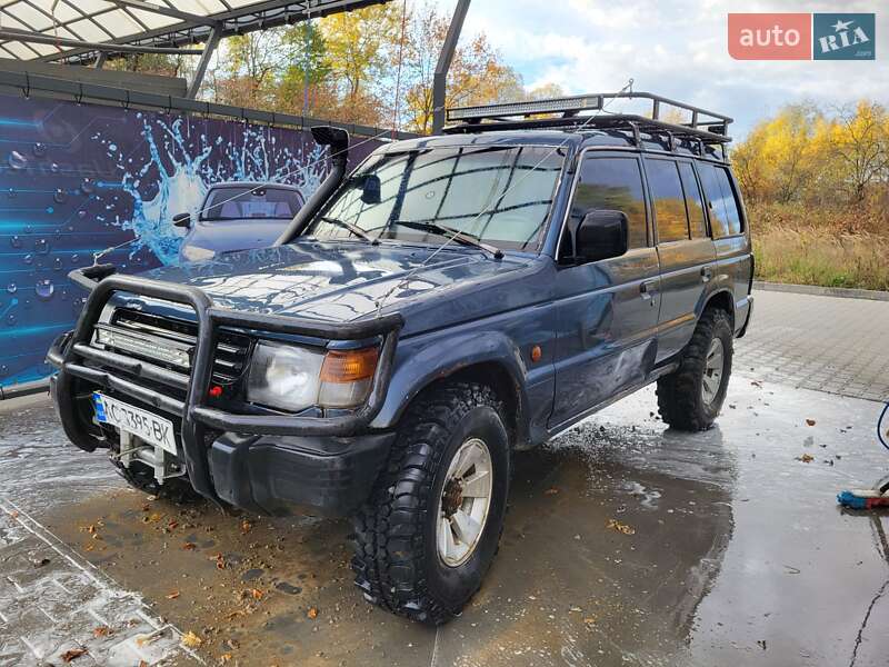 Внедорожник / Кроссовер Mitsubishi Pajero 1994 в  фото Внедорожник / Кроссовер Mitsubishi Pajero 1994 в