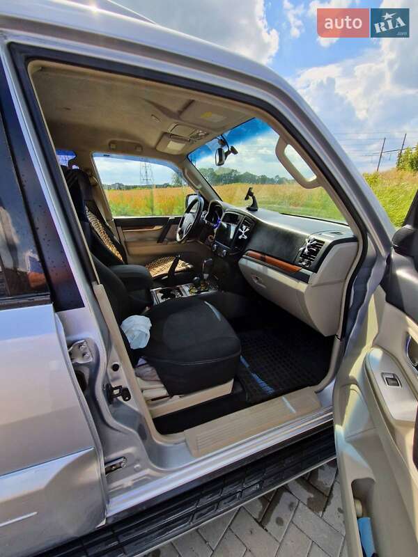 Внедорожник / Кроссовер Mitsubishi Pajero 2007 в Луцке фото 6 Внедорожник / Кроссовер Mitsubishi Pajero 2007 в Луцке
