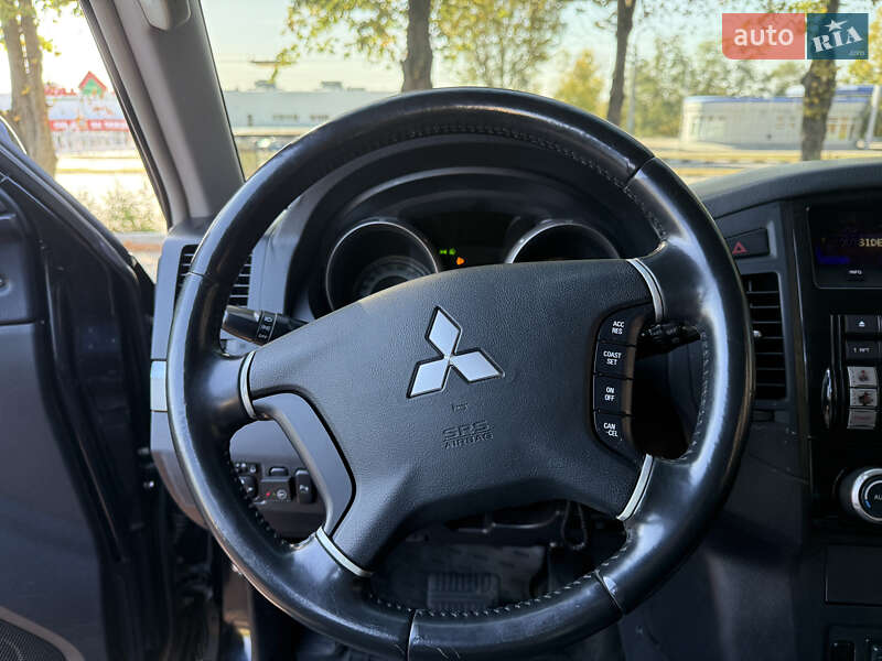 Внедорожник / Кроссовер Mitsubishi Pajero 2007 в Харькове фото 5 Внедорожник / Кроссовер Mitsubishi Pajero 2007 в Харькове