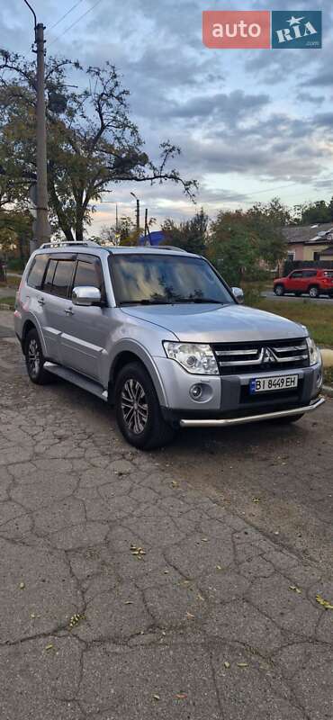 Внедорожник / Кроссовер Mitsubishi Pajero 2007 в Полтаве