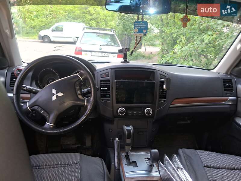 Внедорожник / Кроссовер Mitsubishi Pajero 2008 в Киеве фото 7 Внедорожник / Кроссовер Mitsubishi Pajero 2008 в Киеве