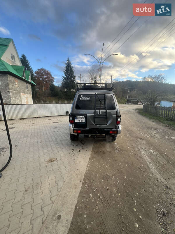 Внедорожник / Кроссовер Mitsubishi Pajero 1999 в Верховине