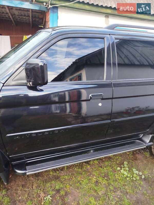 Внедорожник / Кроссовер Mitsubishi Pajero 2008 в Овруче