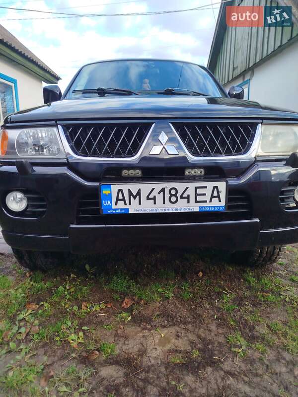 Внедорожник / Кроссовер Mitsubishi Pajero 2008 в Овруче