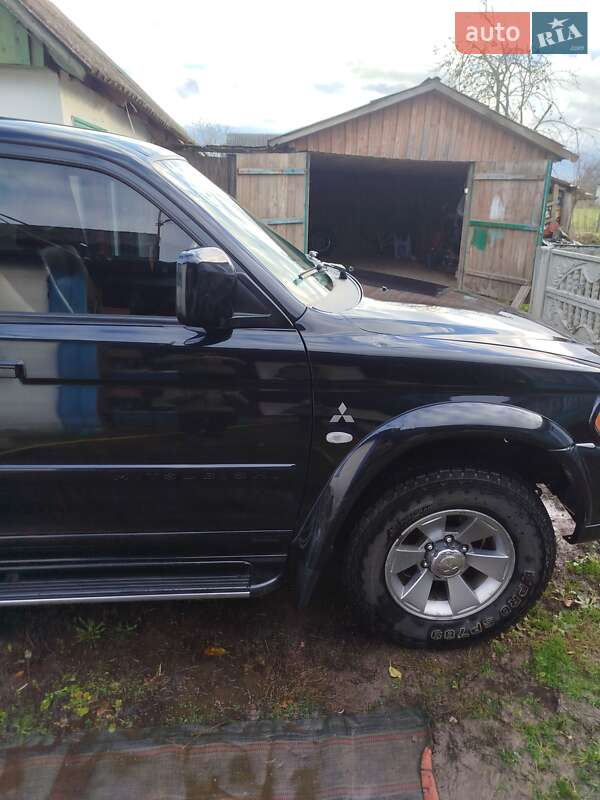 Внедорожник / Кроссовер Mitsubishi Pajero 2008 в Овруче
