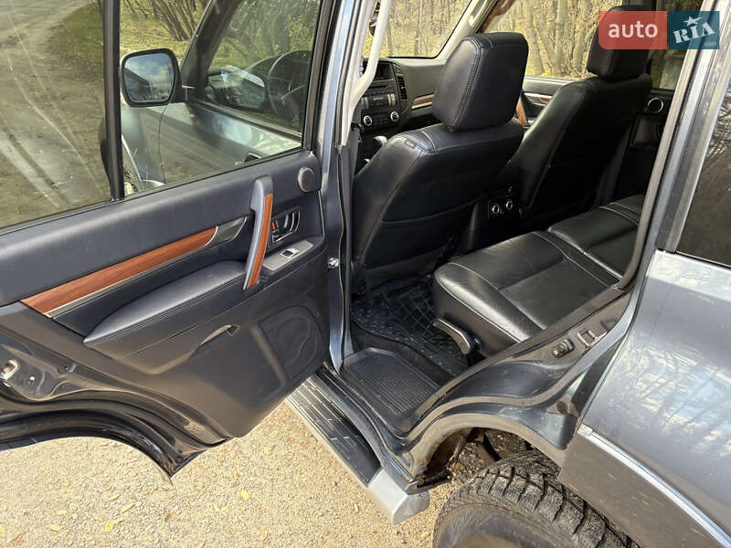 Внедорожник / Кроссовер Mitsubishi Pajero 2008 в Чугуеве фото 9 Внедорожник / Кроссовер Mitsubishi Pajero 2008 в Чугуеве