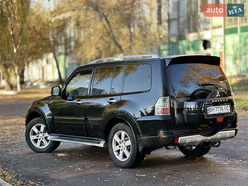 Внедорожник / Кроссовер Mitsubishi Pajero 2007 в Киеве