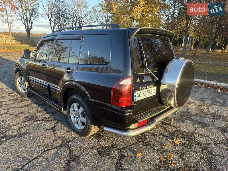 Внедорожник / Кроссовер Mitsubishi Pajero 2005 в Владимире