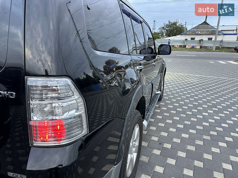 Внедорожник / Кроссовер Mitsubishi Pajero 2007 в Полтаве