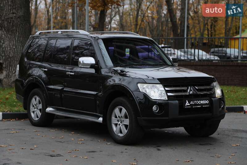 Позашляховик / Кросовер Mitsubishi Pajero 2008 в Харкові