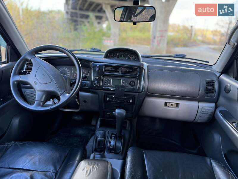 Внедорожник / Кроссовер Mitsubishi Pajero 2004 в Днепре