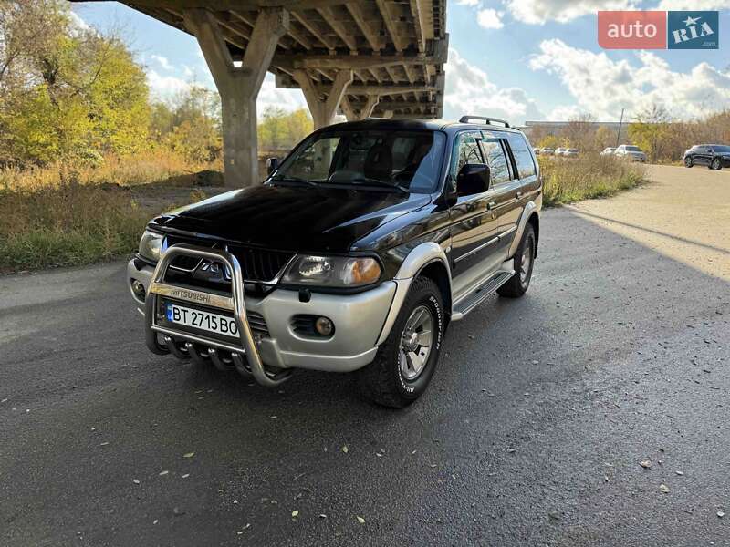 Внедорожник / Кроссовер Mitsubishi Pajero 2004 в Днепре