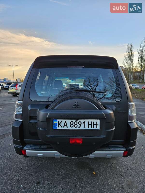 Внедорожник / Кроссовер Mitsubishi Pajero 2007 в Киеве