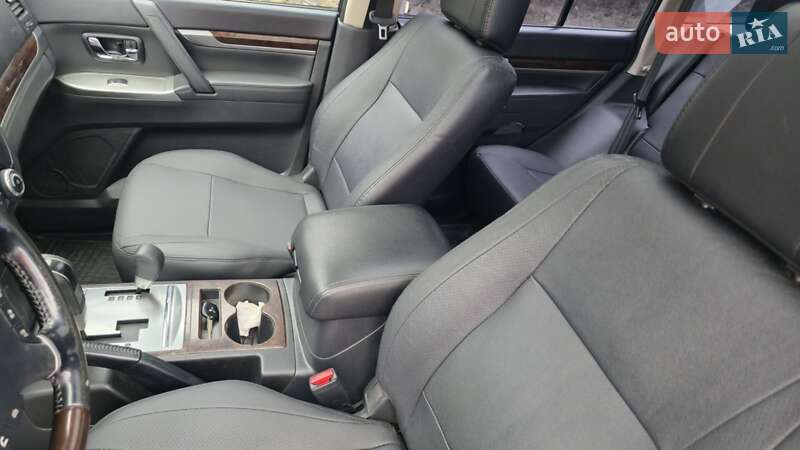 Внедорожник / Кроссовер Mitsubishi Pajero 2013 в Львове фото 5 Внедорожник / Кроссовер Mitsubishi Pajero 2013 в Львове