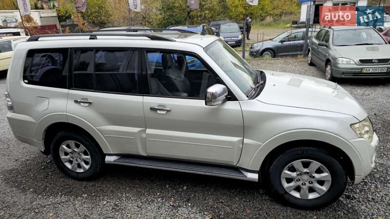 Внедорожник / Кроссовер Mitsubishi Pajero 2013 в Львове фото 10 Внедорожник / Кроссовер Mitsubishi Pajero 2013 в Львове