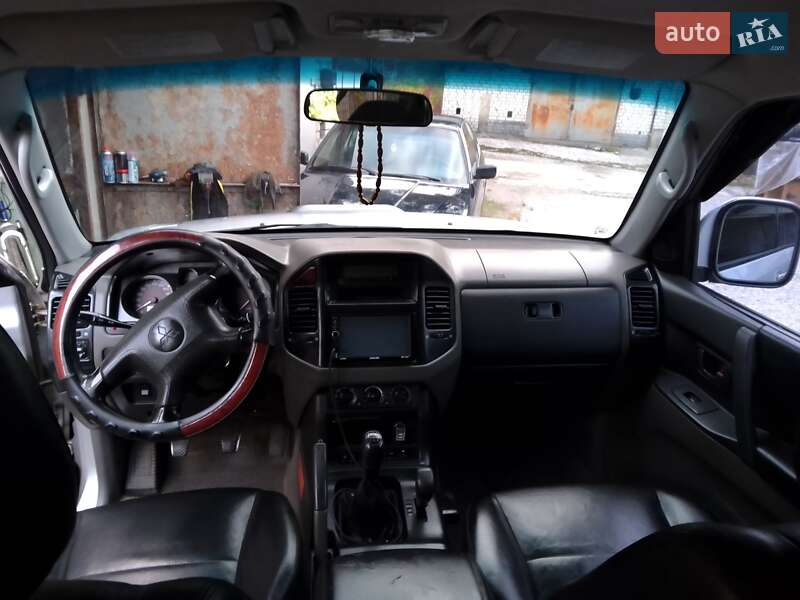 Внедорожник / Кроссовер Mitsubishi Pajero 2000 в Днепре