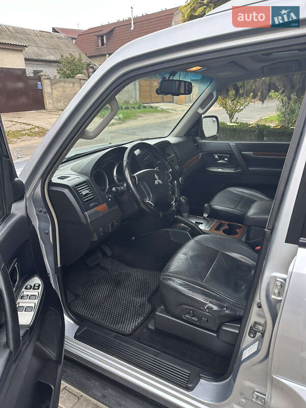 Внедорожник / Кроссовер Mitsubishi Pajero 2008 в Одессе фото 9 Внедорожник / Кроссовер Mitsubishi Pajero 2008 в Одессе