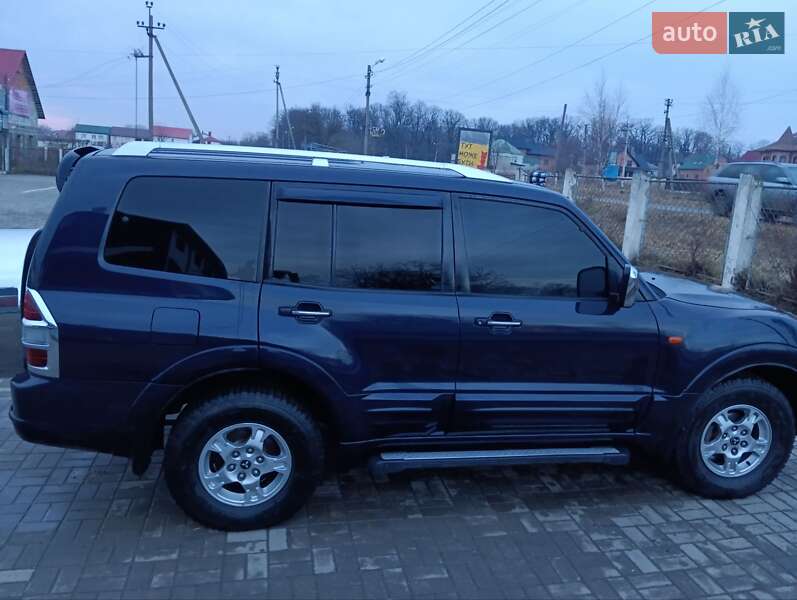 Позашляховик / Кросовер Mitsubishi Pajero 2001 в Чернівцях