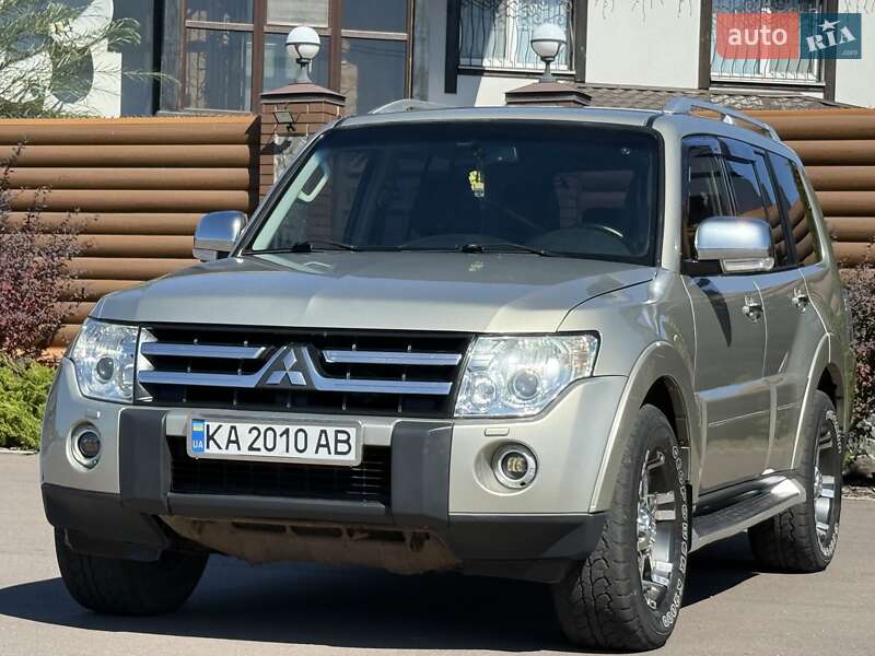 Внедорожник / Кроссовер Mitsubishi Pajero 2008 в Борисполе фото 3 Внедорожник / Кроссовер Mitsubishi Pajero 2008 в Борисполе