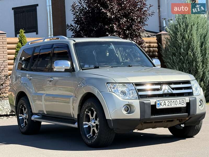 Внедорожник / Кроссовер Mitsubishi Pajero 2008 в Борисполе фото 19 Внедорожник / Кроссовер Mitsubishi Pajero 2008 в Борисполе