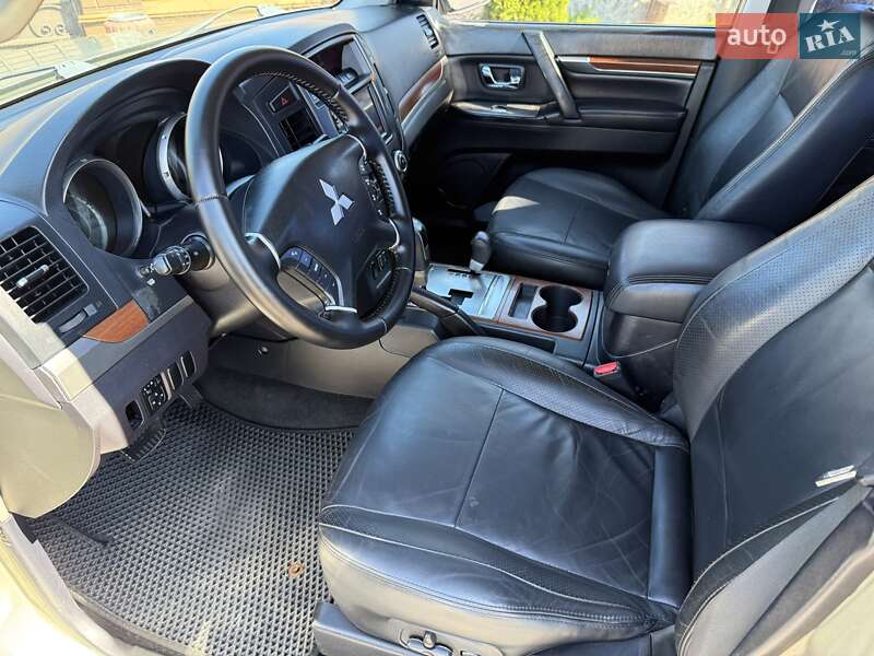 Внедорожник / Кроссовер Mitsubishi Pajero 2008 в Борисполе фото 53 Внедорожник / Кроссовер Mitsubishi Pajero 2008 в Борисполе