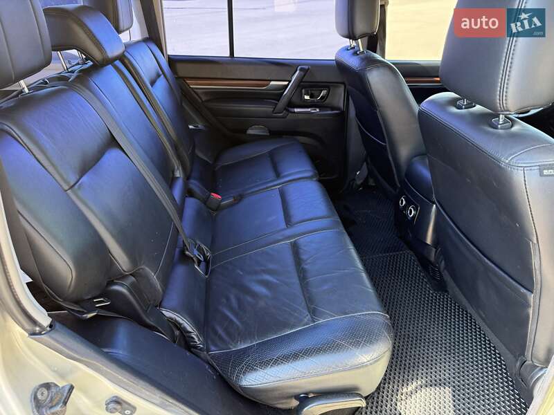 Внедорожник / Кроссовер Mitsubishi Pajero 2008 в Борисполе фото 64 Внедорожник / Кроссовер Mitsubishi Pajero 2008 в Борисполе