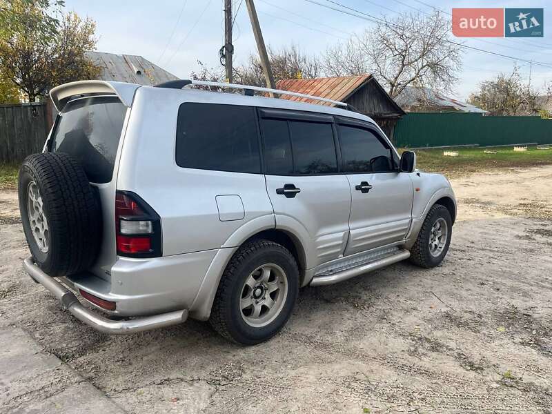 Внедорожник / Кроссовер Mitsubishi Pajero 2001 в Киеве