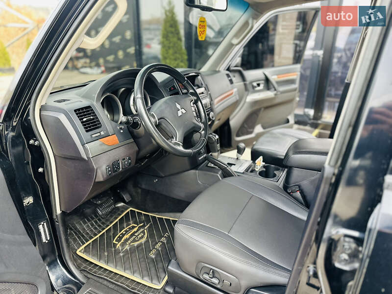 Внедорожник / Кроссовер Mitsubishi Pajero 2007 в Харькове